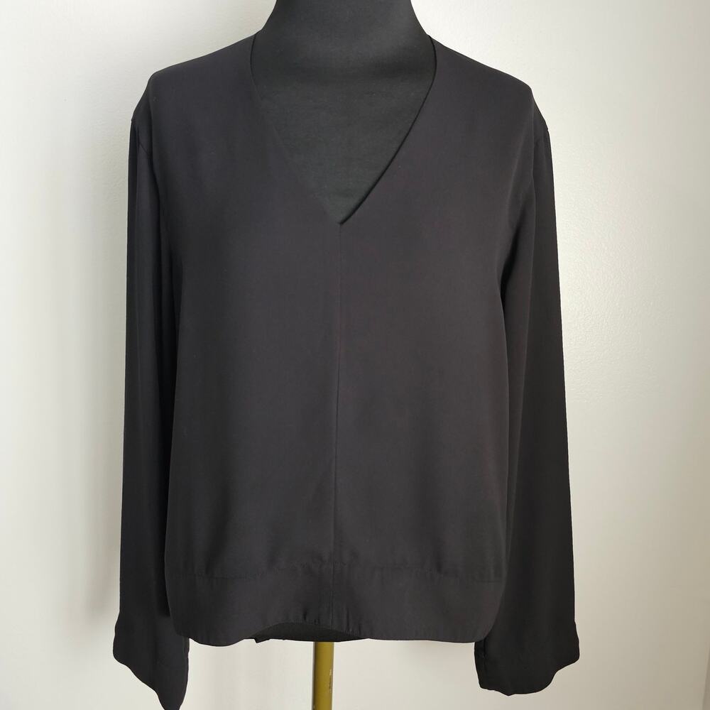 EUC Aritzia BABATON Women's Black V-Neck Long Sleeves Lined Blouse S